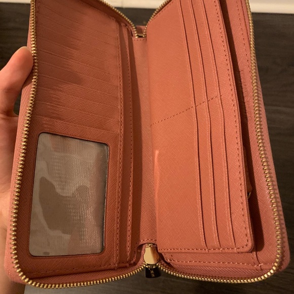 Michael Kors Wallet - Picture 4 of 9